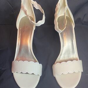 Worthington Cream Scalloped Heels